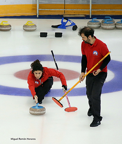 Este viernes comienza en Jaca el Campeonato de España Dobles Mixto de Curling